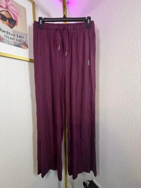 Comfrt Cloud Pants Size M NWOT